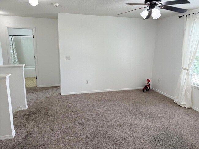 Building Photo - 12236 Fairlawn Dr