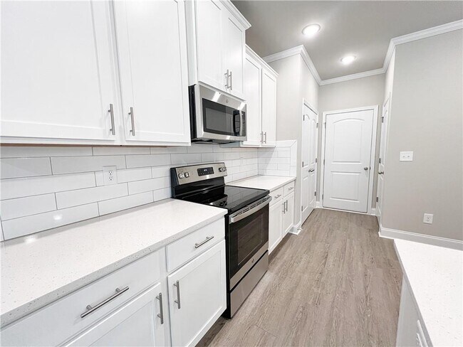 Building Photo - 1446 Fern Ridge Ln