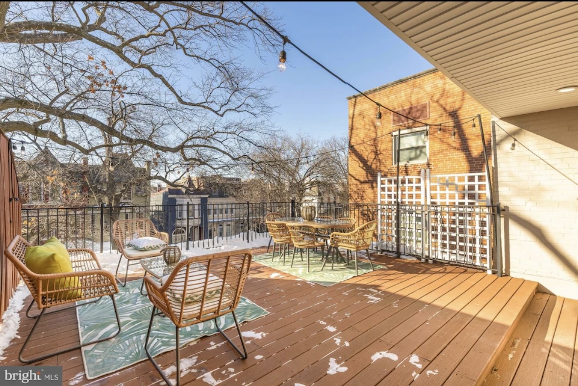 Private deck - 1907 3rd St NW