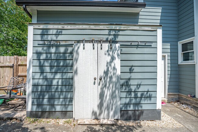 Building Photo - 3 Stagbriar