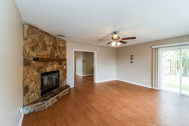 Building Photo - 6273 Alfredo Dr W