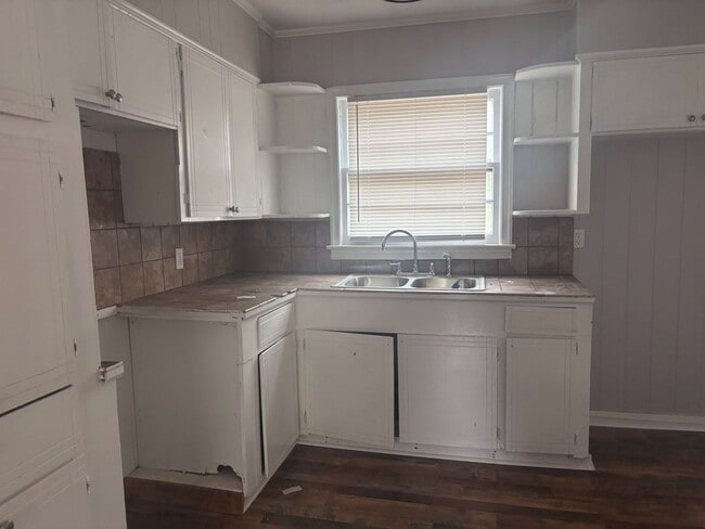 Building Photo - 245 Sykes Rd