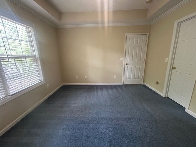 Building Photo - 208 Charles Towne Ct