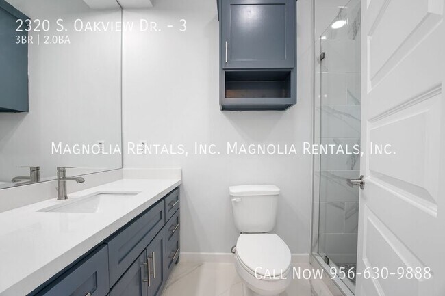 Building Photo - 2320 S Oakview Dr
