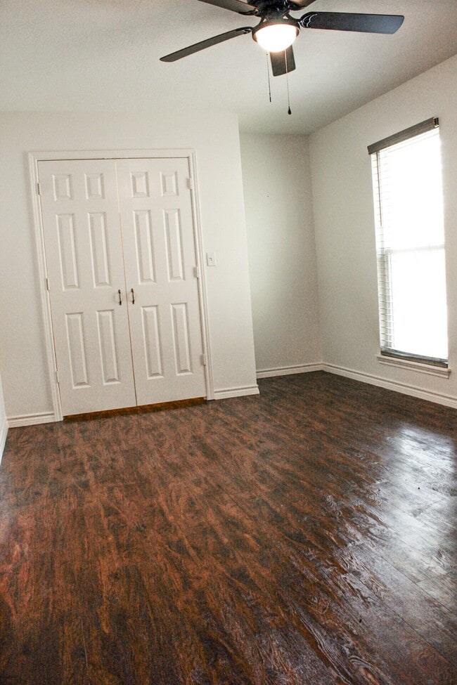 Building Photo - 2118 Avenue M