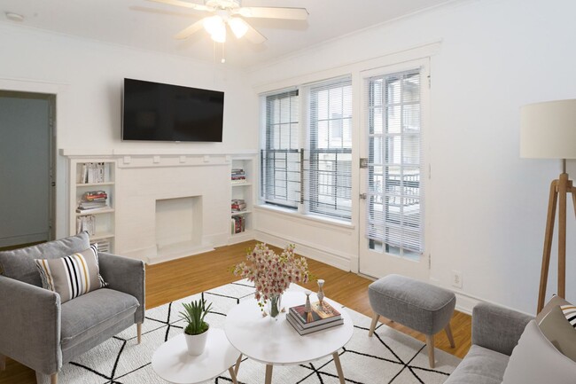 Dining/Living room - 5411-5421 S. Ellis Avenue