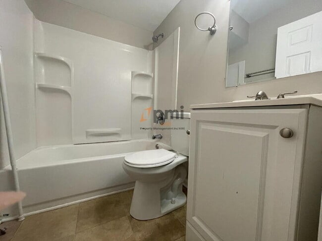 Building Photo - 5925 Jefferson St