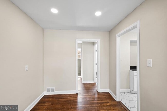 Building Photo - 1235 Alabama Ave SE