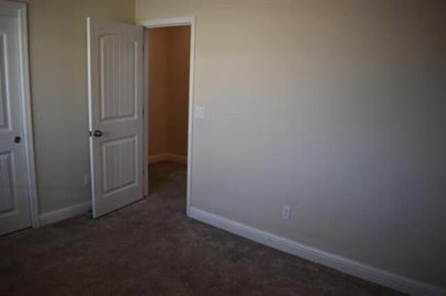 Building Photo - 2430 Quesada Dr
