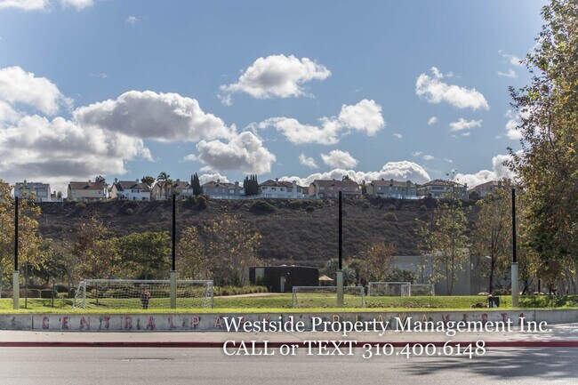 Building Photo - 12655 Bluff Creek Dr