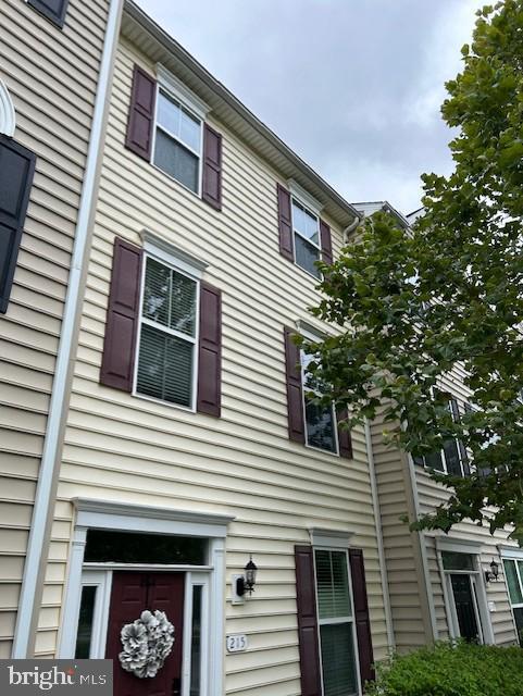 Building Photo - 215 Keenan Way