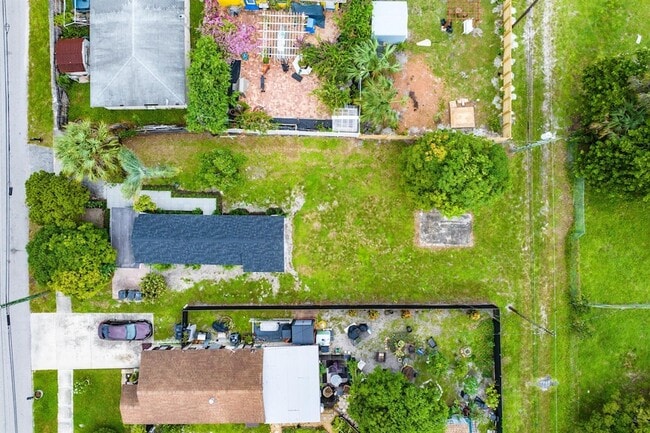 Building Photo - 107 SW 4th Ave