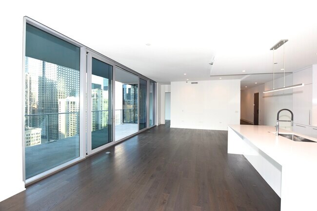 Building Photo - 60 E Randolph St