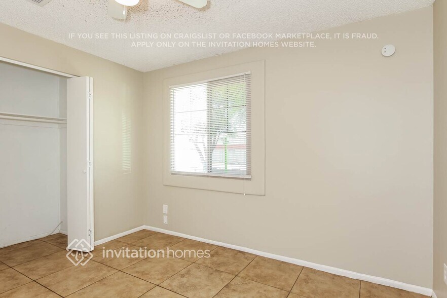 Building Photo - 4651 N 79th Dr
