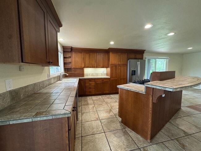 Building Photo - River Front Property