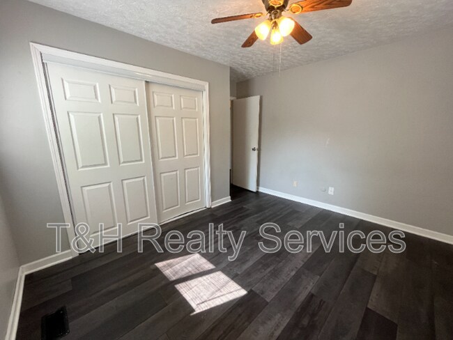 Building Photo - 11313 Wolf Ln