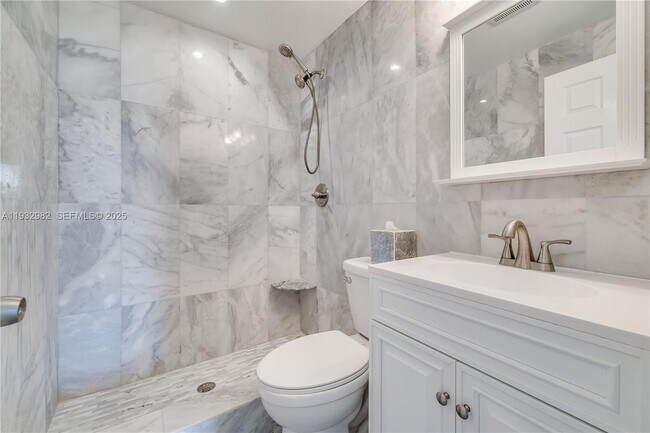 Building Photo - 5900 N Farragut Dr