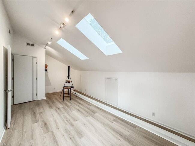 Building Photo - WATERFRONT 5 BEDROOM/4 BATH IN VIRGINIA BEACH! READY FOR RENT!!