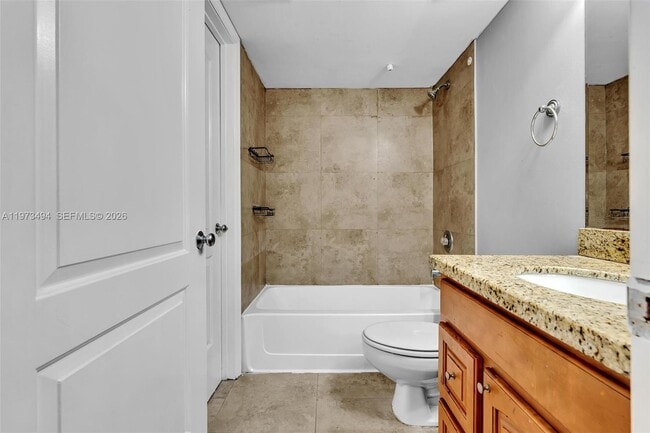 Building Photo - 2810 N Oakland Forest Dr