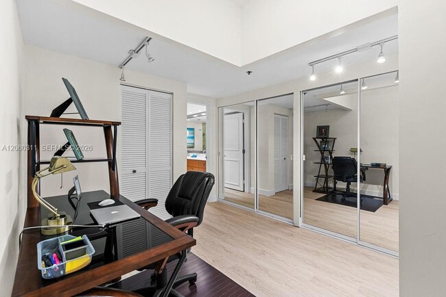 Building Photo - 251 Crandon Blvd