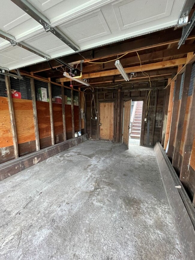Building Photo - 1219 H St