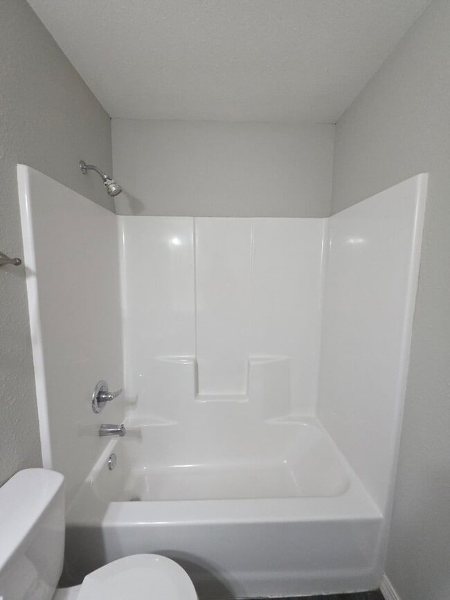 Building Photo - 2211 S Hartford Cove