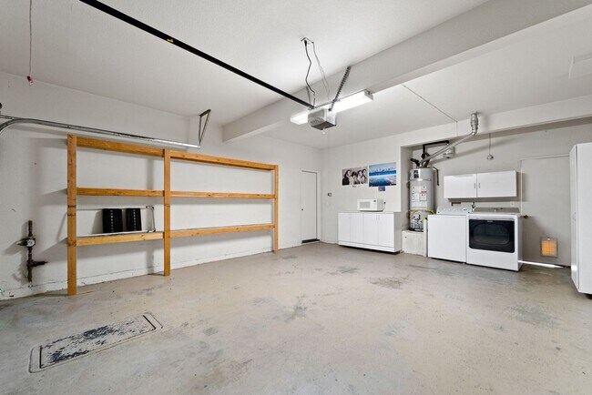 Building Photo - 8265 Gold Coast Dr