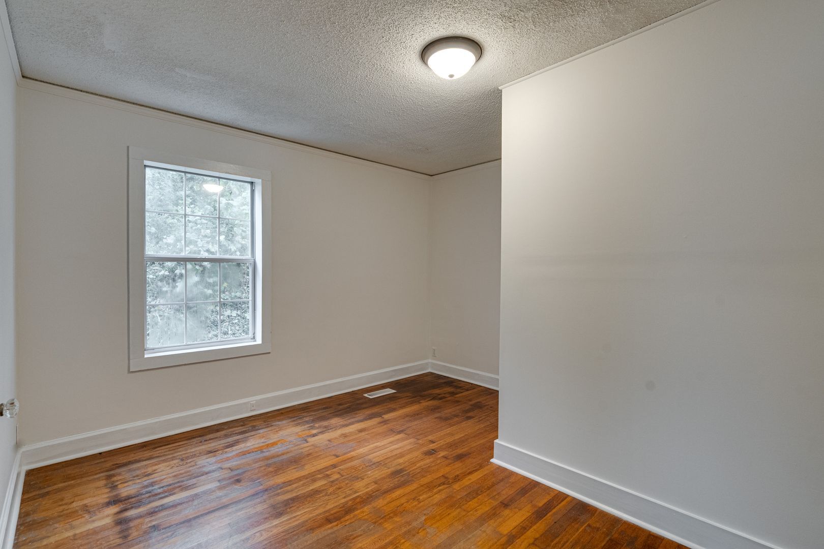 Building Photo - 203 N Seminole Dr