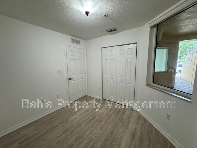 Building Photo - 10885 NW 89th Terrace