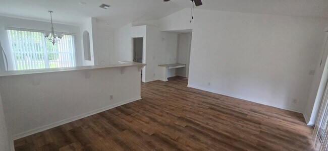 Building Photo - 816 Henry Ave