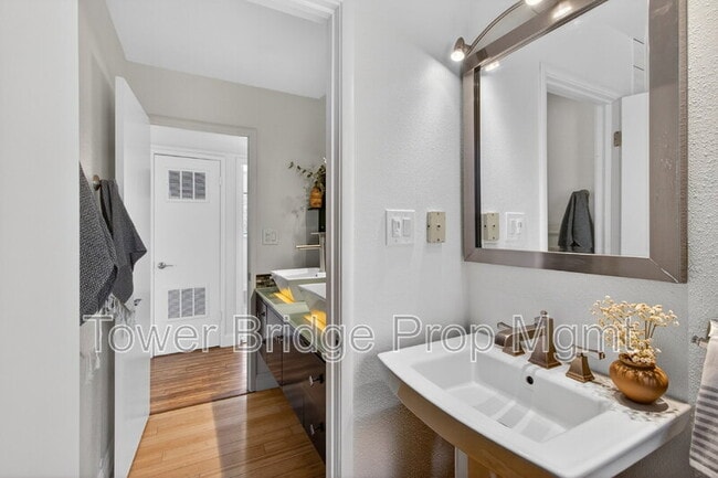 Building Photo - 3937 Orangewood Dr