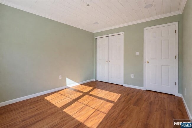 Building Photo - 1120 Hyde Park Ct