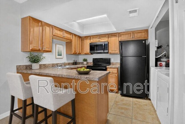 Building Photo - 53 Windtree Ln