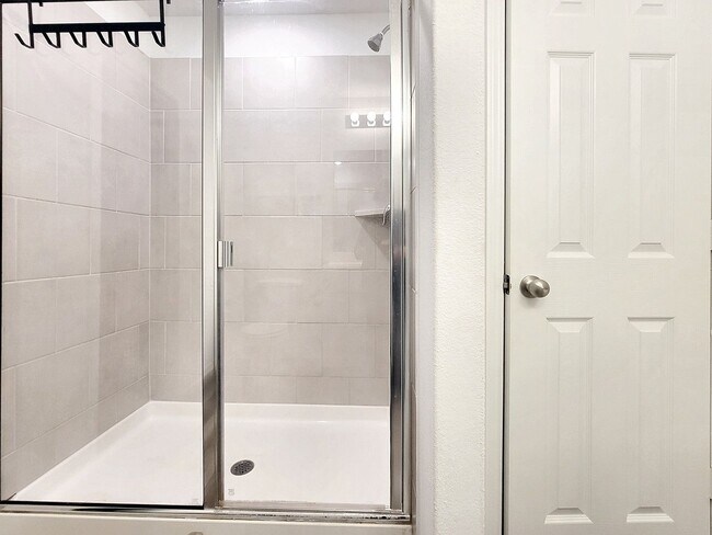 Building Photo - 517 Sour Cherry Ln