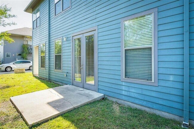 Building Photo - 1201 Grove Blvd