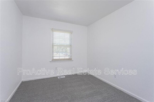Building Photo - 5684 Campus Dr