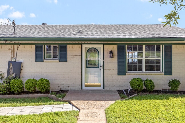 Building Photo - 22248 Lounette Dr