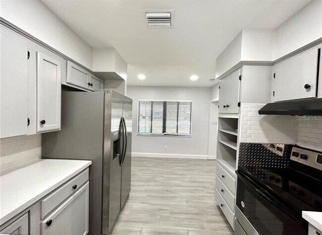 Building Photo - 487 Overstreet Ave
