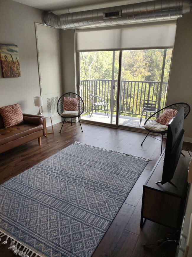 Building Photo - 4415 Lincoln Way