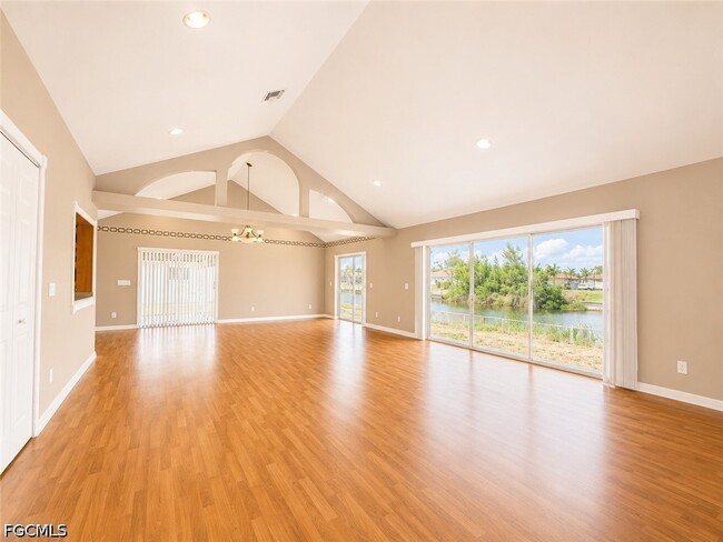 Building Photo - 3737 SW 11th Ct