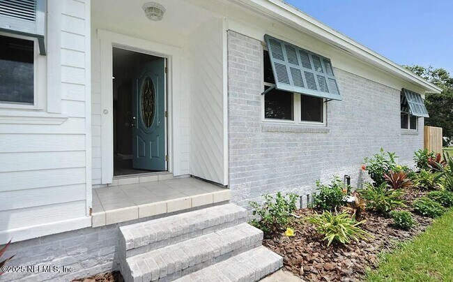 Building Photo - 14443 Stacey Rd