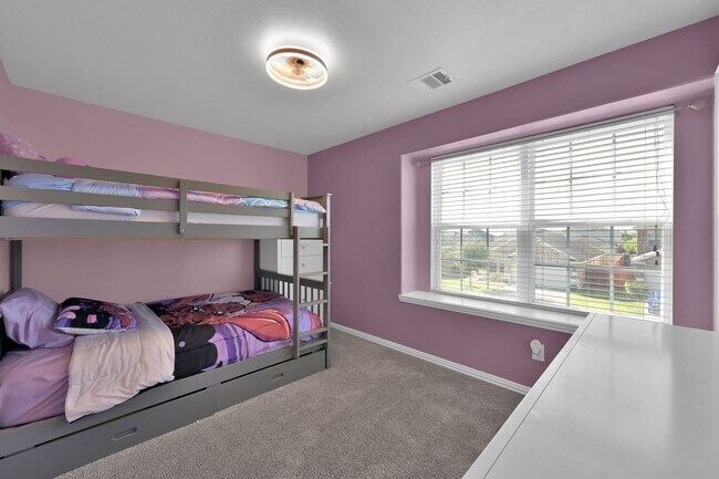 Building Photo - 11323 Creekway Bend Dr