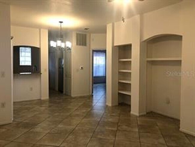 Building Photo - 1 Bedroom / 1 Bath Condo in Lake Mary Available Now!