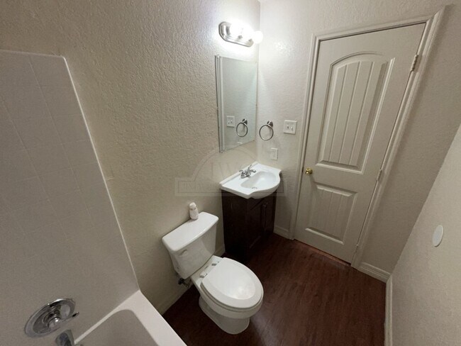 Building Photo - 1603 Massey St