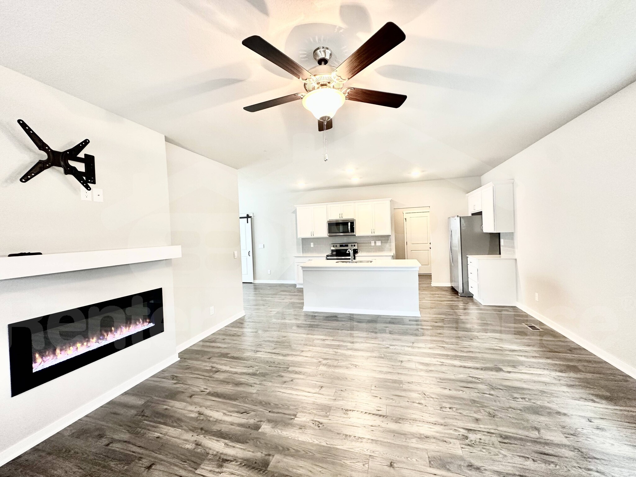 Building Photo - 2310 SW Plaza Pkwy