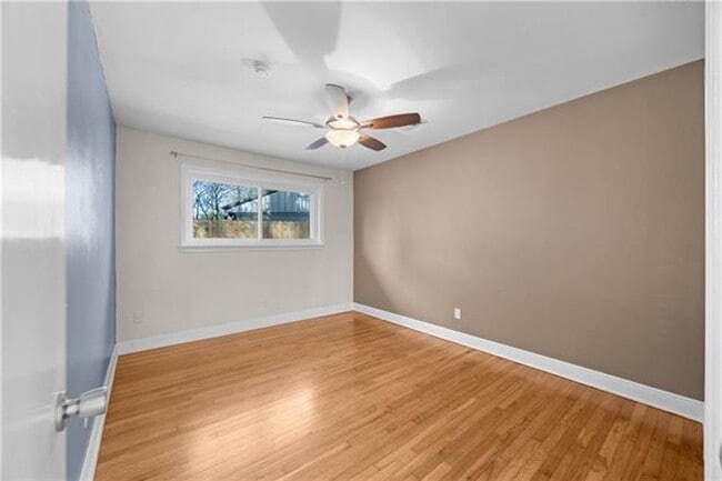 Building Photo - River Ridge Home Rental