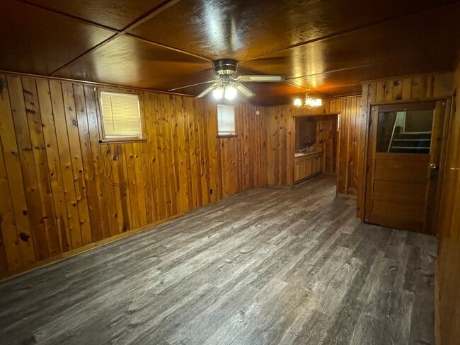 Building Photo - 3 Bedroom, 2 Bath Home for Rent