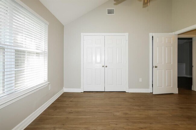Building Photo - 11730 Twain Dr