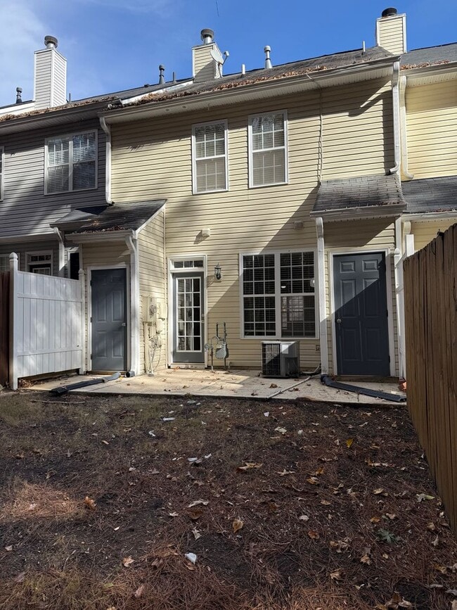 Building Photo - Complete BRAND NEW Renovation 3 Bed/2.5 Bath Townhome in Milton GA