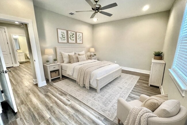 Building Photo - 710 Vassar Ct